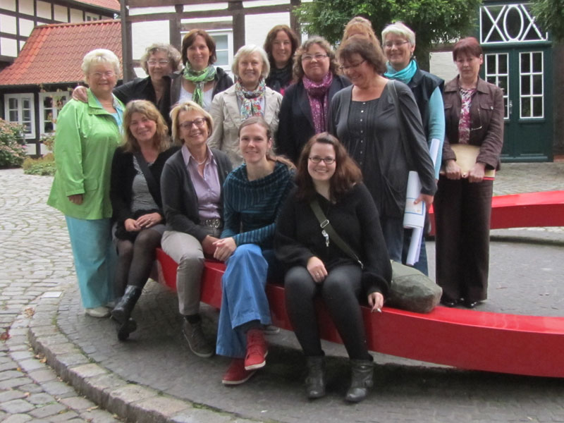 Das Team des Netzwerkes gegen Häusliche Gewalt im Landkreis Diepholz, 09/2012 Das Team des Netzwerkes gegen Häusliche Gewalt im Landkreis Diepholz, 09/2012
