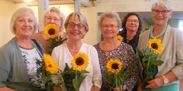 Der wiedergewählte Vorstand des Netzwerkes: Rosl Kurella (Beisitzerin), Beatrix Wilmhoff (Schatzmeisterin), Ada Lampe (1. Vorsitzende), Ingrid Riehn (Beisitzerin), Sabine Pieschel (Schriftführerin), Heimke Möhlenhof (2. Vorsitzende)